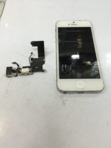 充電が出来なくなってしまったiPhoneも修理出来ますよ！の修理実績・すまほ屋