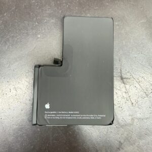 南風原町のお客様｜iPhone 13 Pro Maxのバッテリー交換をしました